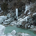 Photos: 解氷を待つ尾白川