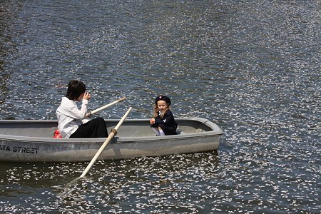2012.04.12　小田原城　ボート　お母さんと入園記念写真
