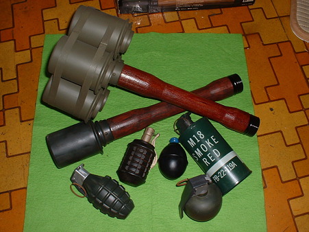 LS(現マイクロエース)製プラモデル、「手榴弾の完成品」 Doburoku-TAO