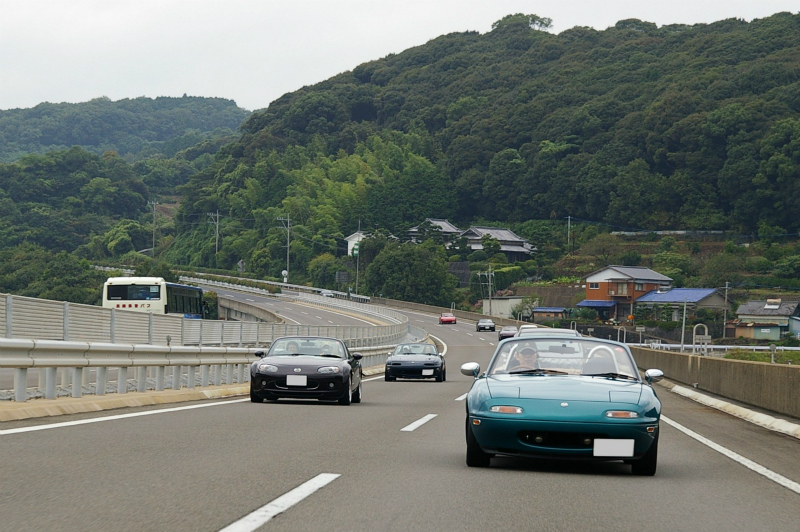 前にも後ろにもロードスターが見えて嬉しい